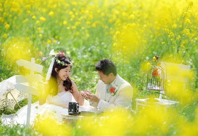 菜の花畑と桜のウェディングフォト 静岡の結婚前撮り写真 東京 神奈川 埼玉 千葉 愛知 Petite Rose
