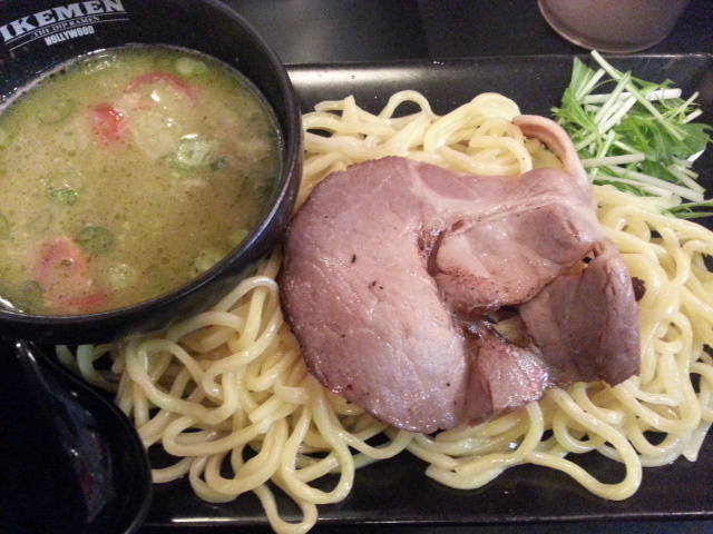 2/23 新横浜ラーメン博物館一杯目 IKEMEN HOLLYWOOD MINI JOHNNY DIP ¥550_b0042308_231294.jpg