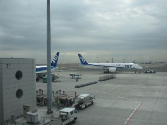 西へ約800km、マスカット&桃です!_d0091909_16315810.jpg