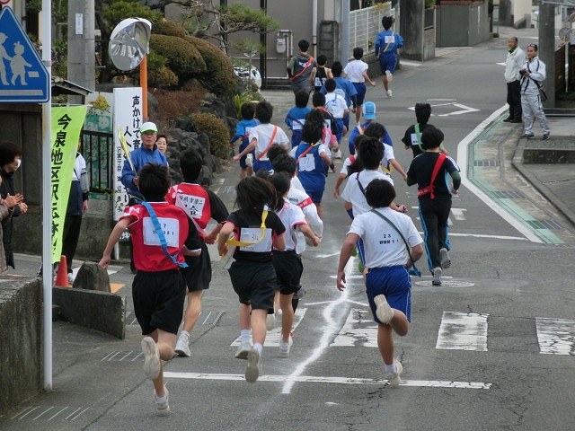 富士山の日に駆け抜けた「今泉駅伝」_f0141310_7105724.jpg