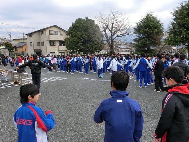 富士山の日に駆け抜けた「今泉駅伝」_f0141310_795345.jpg