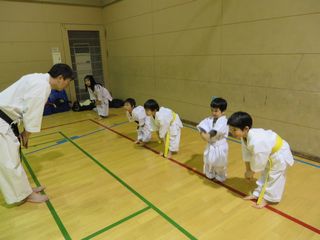 火曜日空手は西町教室_c0118332_23111427.jpg
