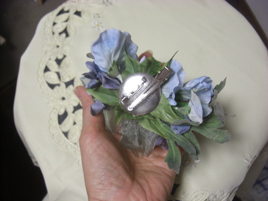 スィートピーのブルーコサージュ・・・・新潟よりご注文_a0123133_163882.jpg