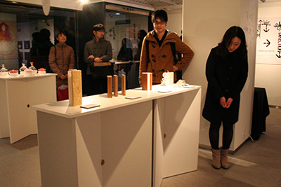 首都大学東京「グラフィックデザインスタジオ2014展」開催中です。_f0171840_14315954.jpg