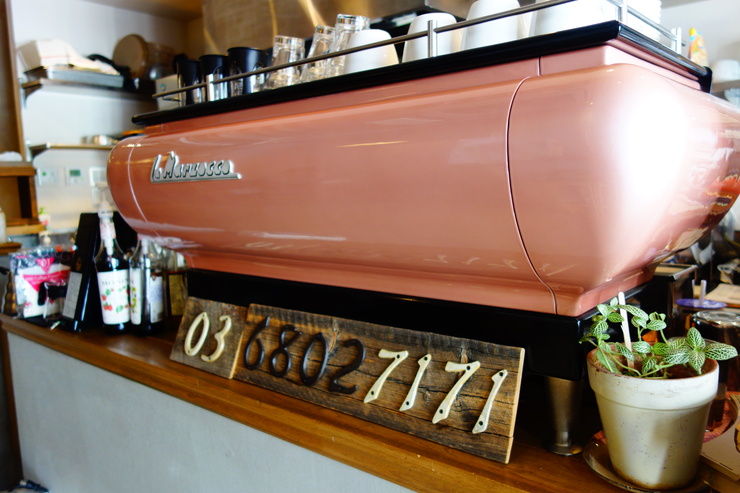イディルさんのカーゴ新型デビュー & FEBRUARY CAFE 台東区雷門/カフェ~浅草をぶらぶら その1_a0287336_21201733.jpg
