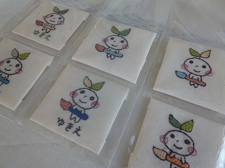 work その1 手刺しゅうタグ♪_a0165160_07260415.jpg