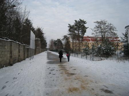 ザクセンハウゼン強制収容所跡を歩く(1) -駅からの道のり-_e0038811_7201579.jpg