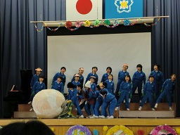 ６年生を送る会_f0064397_1629261.jpg