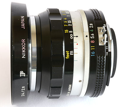 Nikkor-N Auto 24mm f/2.8 に HN-3 フード装着 : D.M.Z. Nikkor-N Auto 24mm f/2.8 に HN-3 フード装着 : D.M.Z.