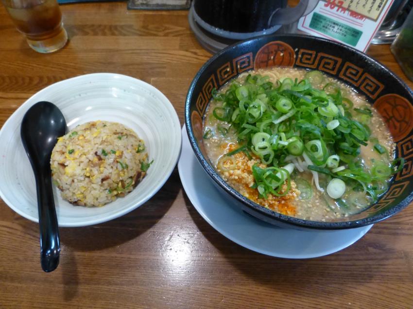 うまいラーメン　エース軒　　　伊丹市_c0118393_1432239.jpg