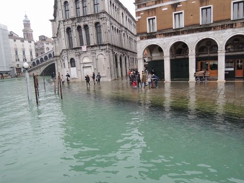 e0090501_15343640.jpg