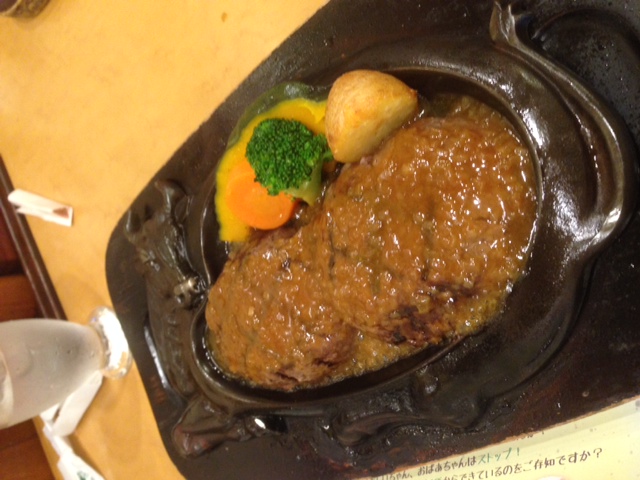 さわやかのげんこつハンバーグ を食べてきました_c0213517_1342554.jpg