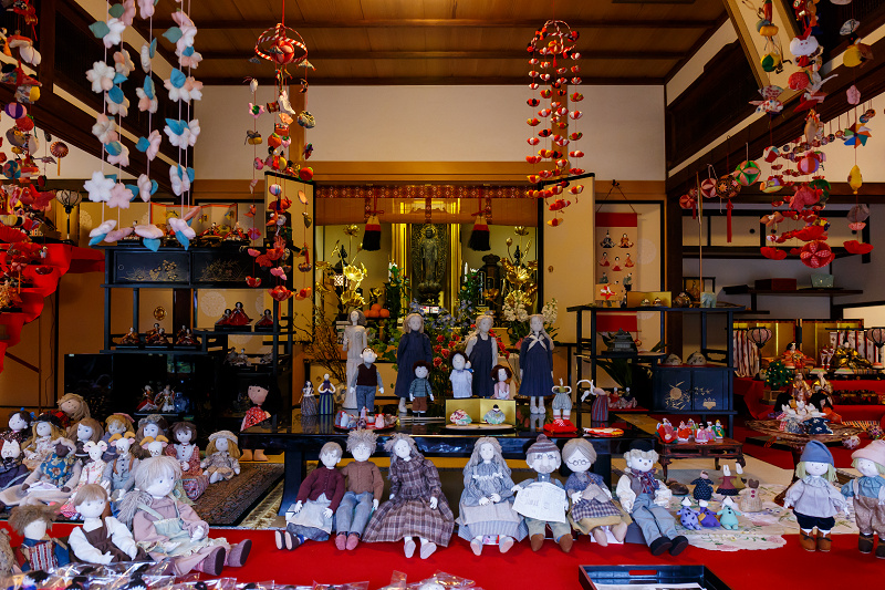 法住寺の梅と吊るし雛_f0155048_21514097.jpg