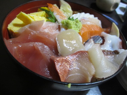 今日も魚。いつものちらし1.5人前@水神(多摩)_c0212604_22575664.jpg