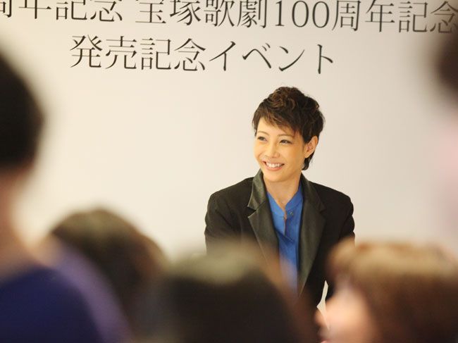 星組トップ 柚希礼音が語る 特別な時計 看來豈是尋常色 濃淡由他冰雪中