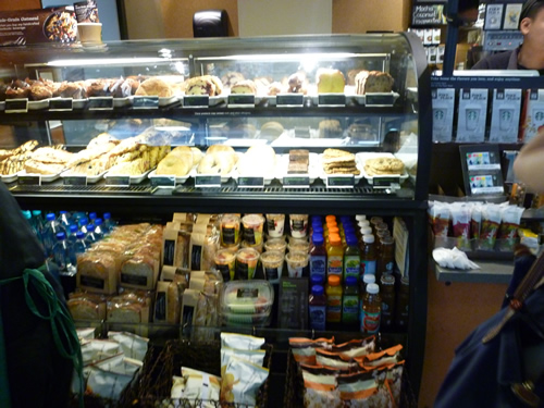 ホノルル空港のSTARBUCKS COFFEE_c0152767_2231155.jpg