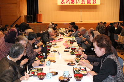 平成２５年度ふれあい会食会を開きました_f0296368_16394929.jpg