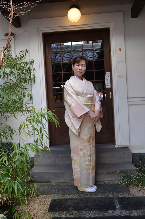 藤井寛の訪問着に、北出与三郎の帯を締めて_d0230676_11485664.jpg