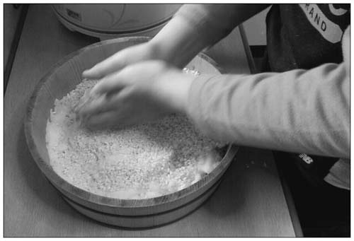子どもと一緒に味噌作り_c0293787_12402816.jpg