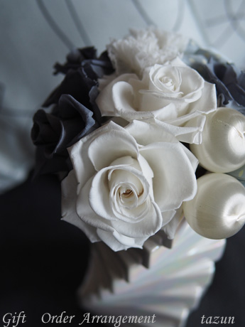 【White/Gray/Gift】_d0144095_2345058.jpg
