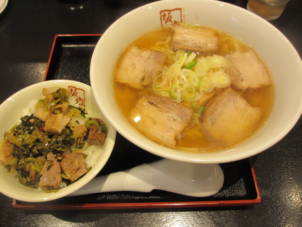 雨の中、突然「ラーメン」がひらめいた!@喜多方ラーメン坂内_c0212604_22225779.jpg