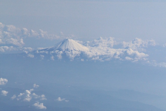 太平洋側からの富士の山_a0148866_1837565.jpg