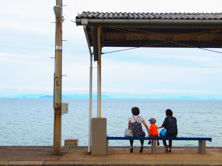 海を望む小さな駅 【四国旅２１】_b0244424_035457.jpg