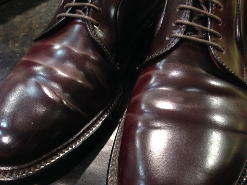 コードバンのヒゲ シューケアマイスター靴磨き工房 銀座三越店 コードバンのヒゲ シューケアマイスター靴磨き工房 銀座三越店