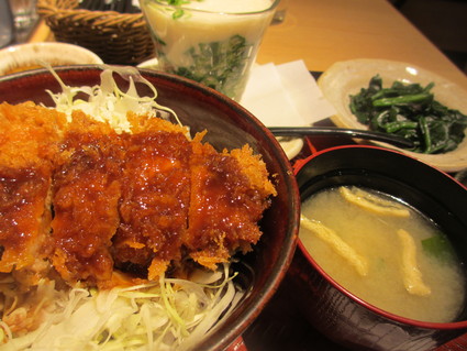 ソースチキンかつ丼@大戸屋_c0212604_21563419.jpg