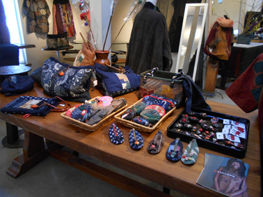 衣服展 IMAO TOMOKO_e0109554_921515.jpg