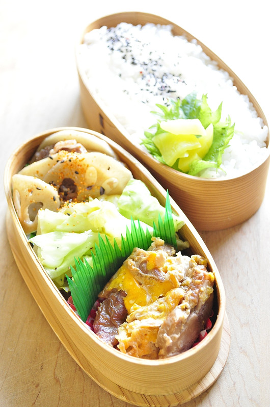とり玉子とじ弁当_b0171098_8134646.jpg