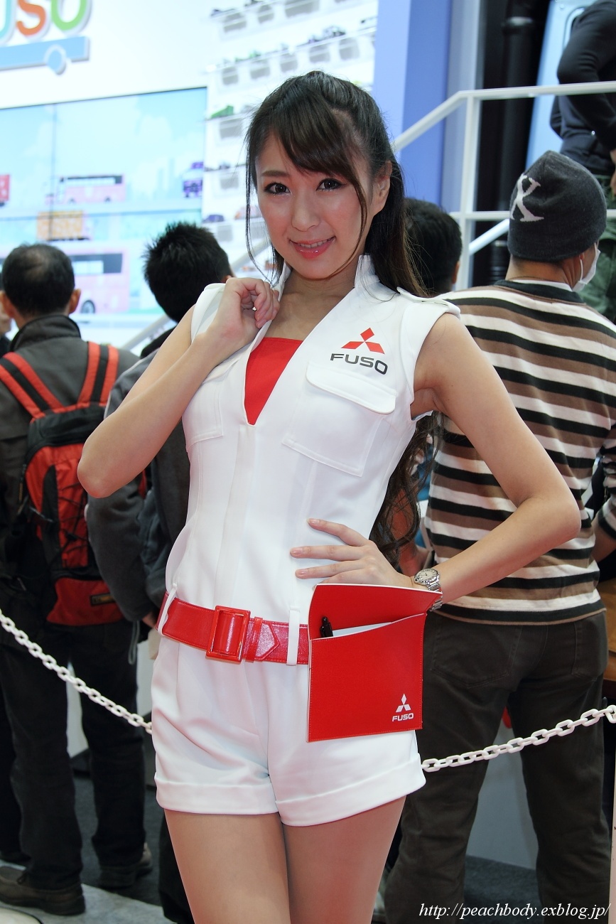 中村美咲 さん 三菱ふそう ブース Peach Body