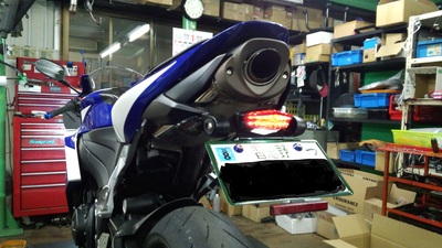 CBR600RR HIDとLEDウインカー_e0114857_8561620.jpg