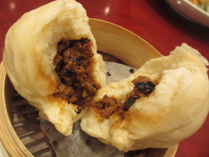 「鉄鍋麻婆豆腐」「大きな肉まん」@Lee Tan Tan Cafe_c0212604_22213682.jpg