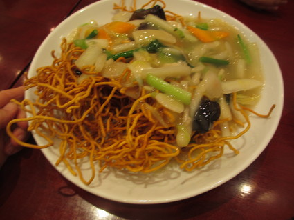 「鉄鍋麻婆豆腐」「大きな肉まん」@Lee Tan Tan Cafe_c0212604_2255142.jpg