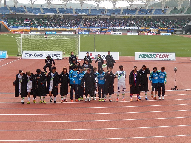長崎vs湘南@長崎県立総合運動公園陸上競技場(参戦)_b0000829_028881.jpg
