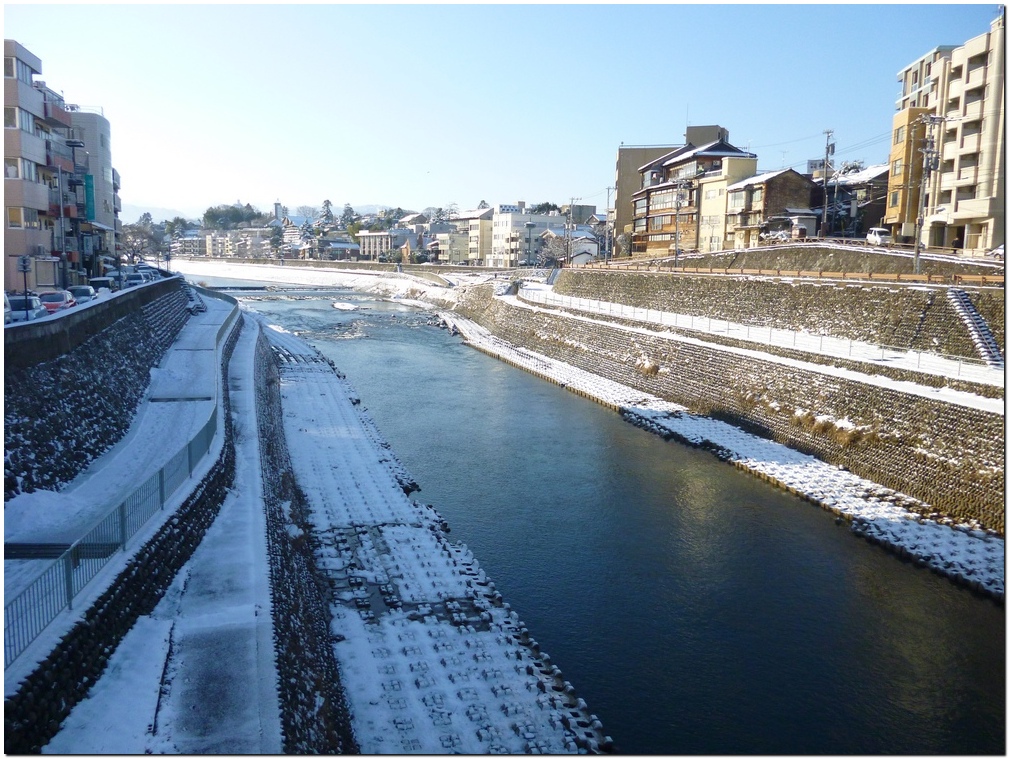 日差しの暖かさに春の気配が_c0311956_1027734.jpg