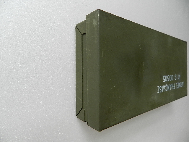 French army metal box 2type_f0226051_1130258.jpg