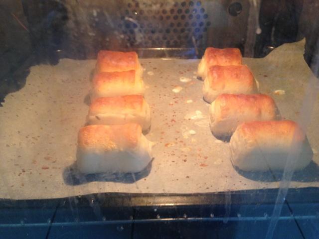 焼くだけパン・オ・ショコラで朝食_b0289172_21432153.jpg