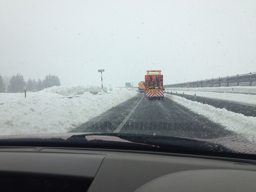 東根の家の現場行き：県南は依然と大雪_e0054299_1717789.jpg