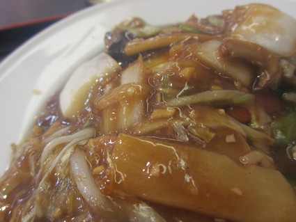 今日は平和に「中華丼」@北京飯店_c0212604_2295430.jpg