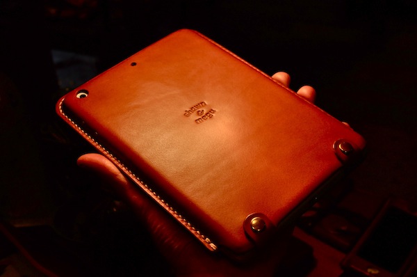 ipad mini leather cover_b0172633_1052881.jpg