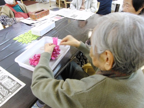 新たな絞り染め活動・・・_e0222340_1844097.jpg