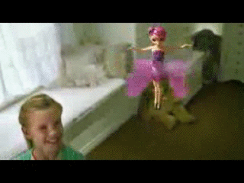 妖精のような人形のスカート部分が回転して飛ぶ アメリカで大人気の飛ぶおもちゃ ね こ あ つ め の ね こ