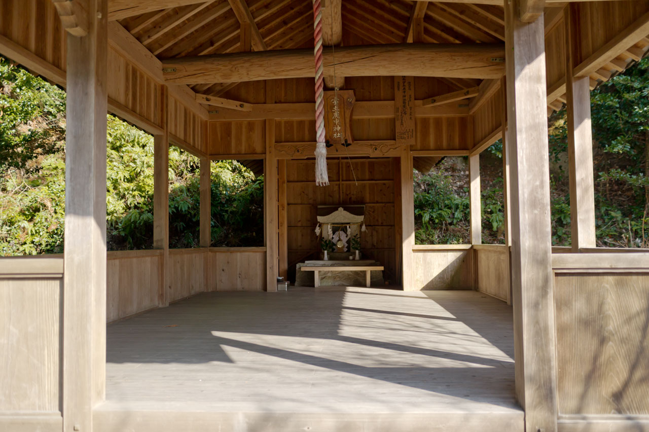 宇土庚申神社　福岡県糸島市高祖_b0023047_05104955.jpg