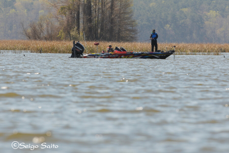 Bassmaster Elite Series #1 Lake Seminole, GA ２日目_a0097491_812339.jpg