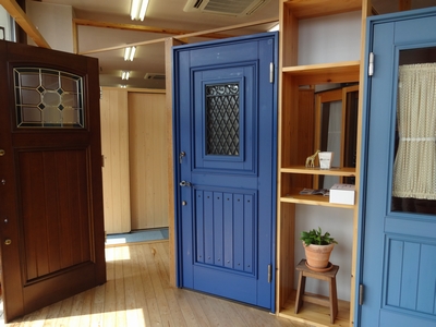 木製玄関ドア。_b0131012_1858176.jpg