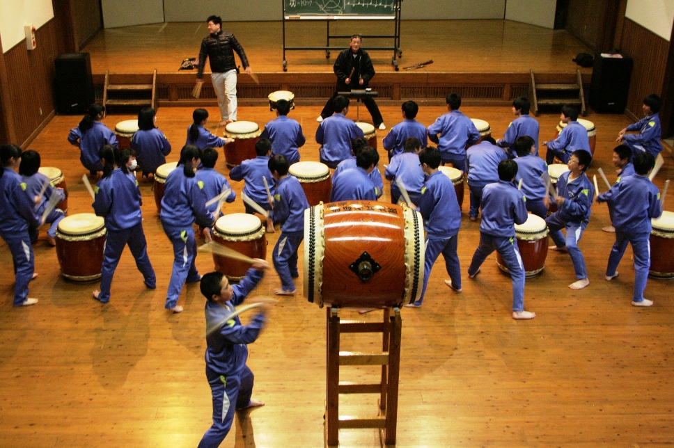 小川中学校和太鼓活用音楽授業（１年１組第２回目）_c0034622_177201.jpg
