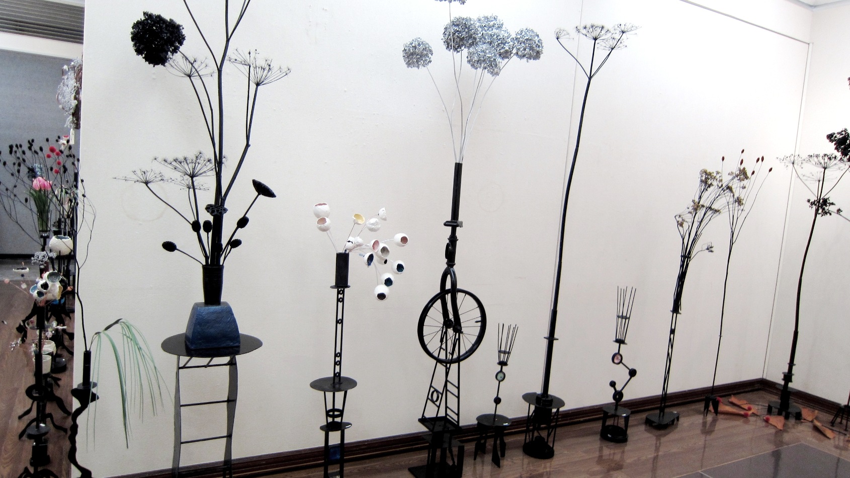 2370) 「内海眞治個展 『モダンフラワー』　Styling：高橋道男」　さいとう　3月11日(火)~3月16日(日)  _f0126829_11271987.jpg