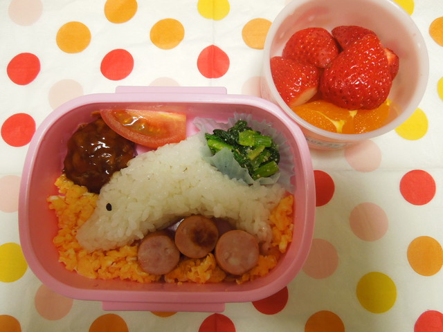 アナといるかちゃん弁当_a0272685_19465228.jpg